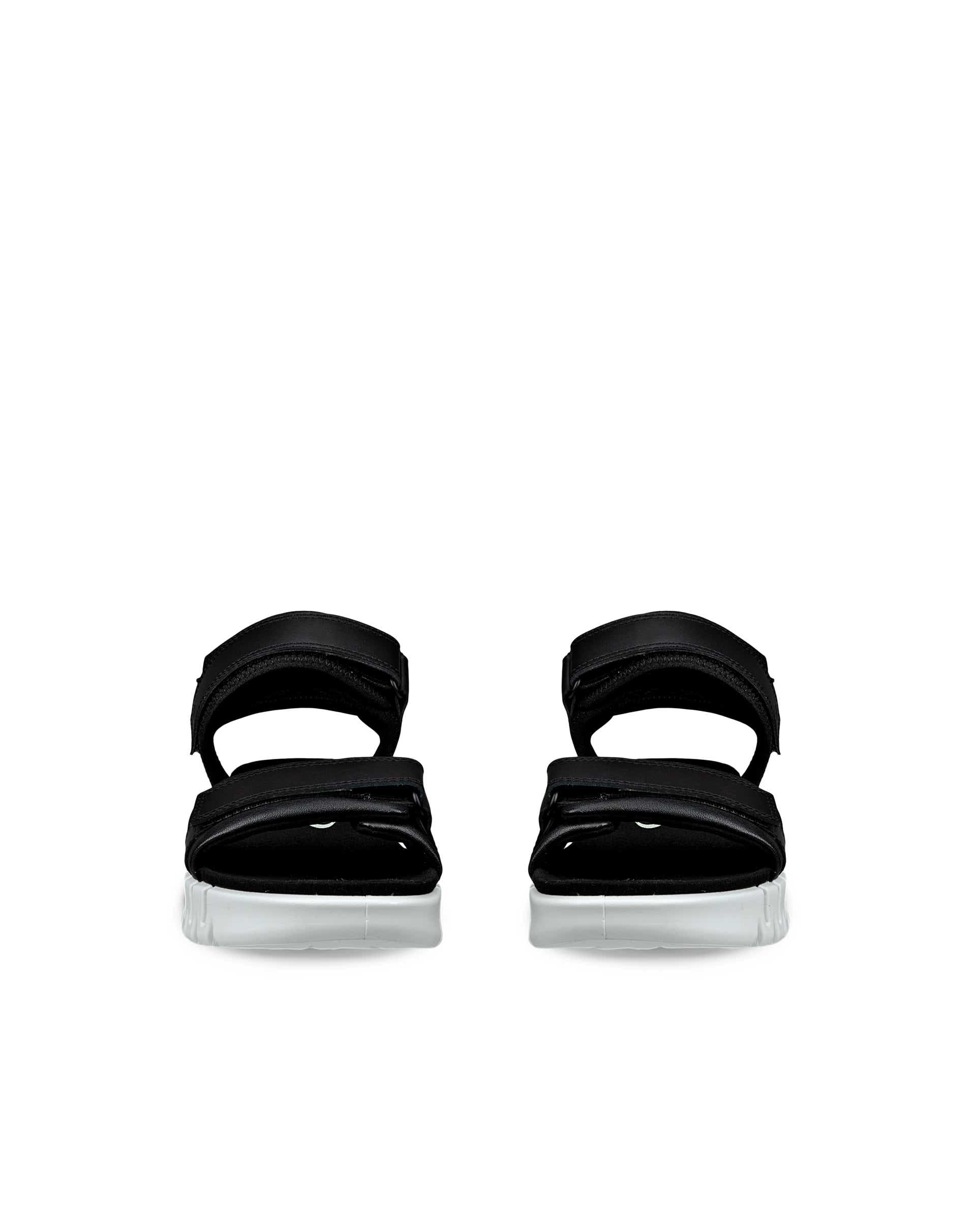 Women's flat sandal with a groovy sole
